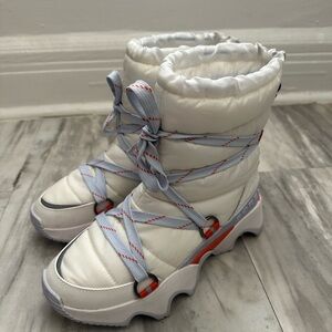 SOREL - Stylish White and Gray Winter Boots
